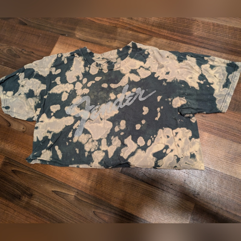 Fender Crop Top T-shirt